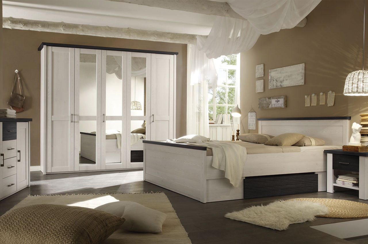 Luca-SZ-Milieu-Pinie-Abs.Touchwood-do-www (1)